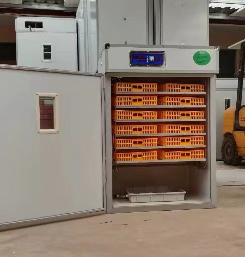 Incubateur d'œufs solaire 1056 - Farming Africa avis et prix